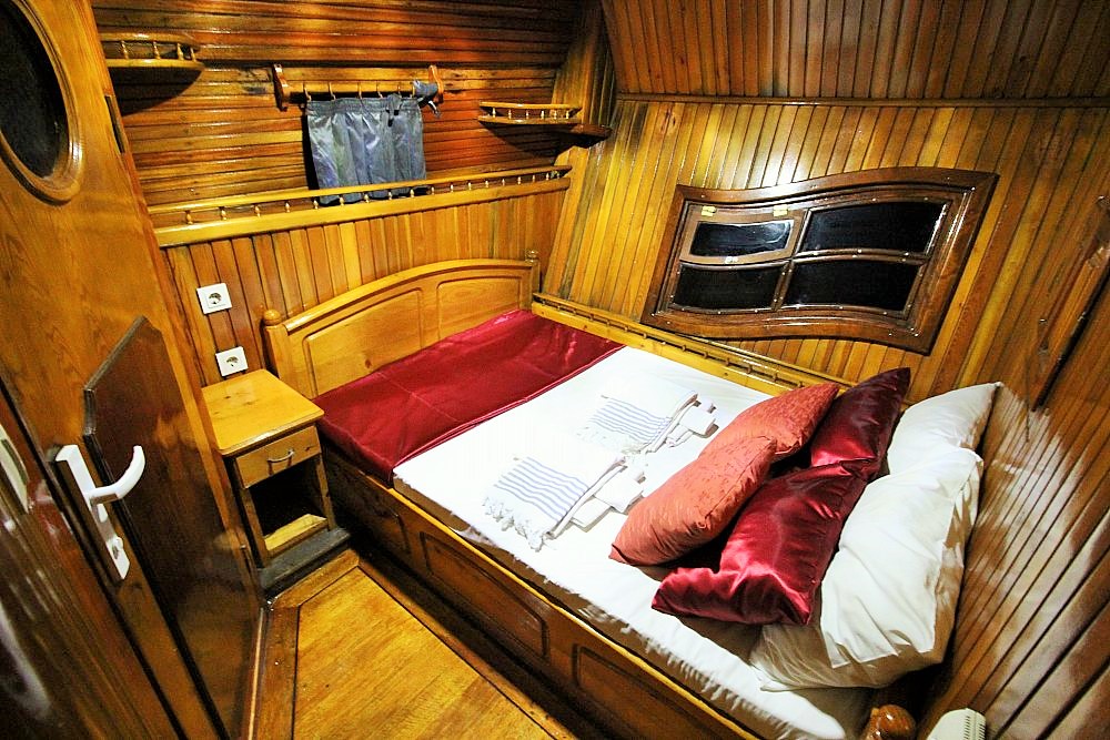 Tantra Yacht Urlaub auf dem Mittelmeer