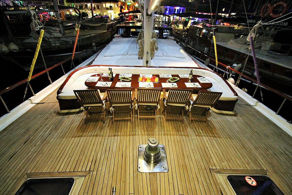 Tantra Yacht Urlaub auf dem MittelmeerTantra Yacht Urlaub auf dem Mittelmeer