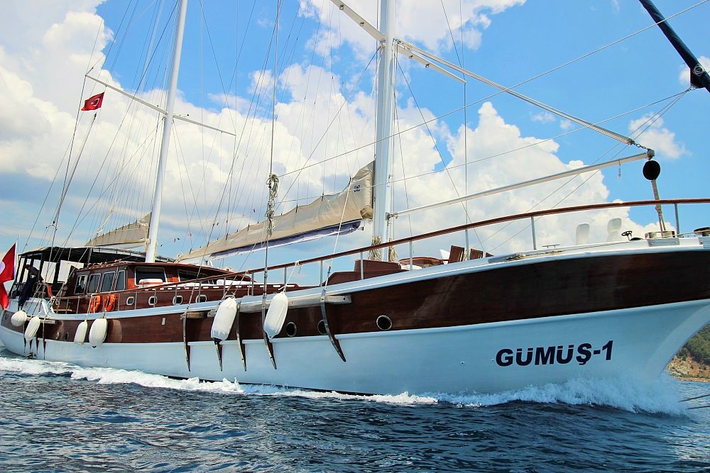 Tantra Yacht Urlaub auf dem Mittelmeer